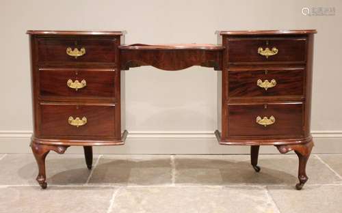 An early 20th century mahogany dressing table/desk, the kidn...