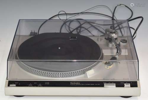 Technics SL-210 turntable, in original box with accessories