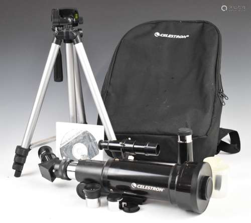 Celestron 70mm f400 21035 travel telescope with 4,10 and 20m...