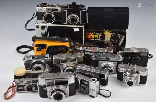 Collectable 35mm cameras to include Kodak Instamatic 400, Ko...