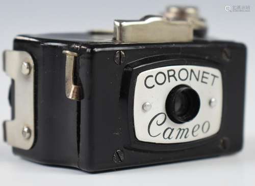 Coronet Cameo novelty miniature camera to suit 16mm film