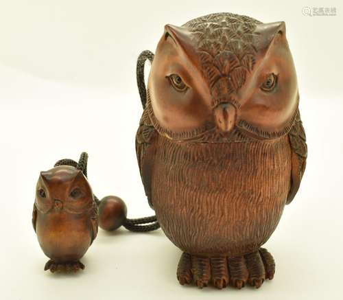 Japanese carved wooden netsuke/ inro in the form of an owl, ...