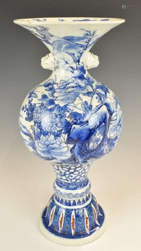 Japanese early 20thC blue and white vase, height 33cm