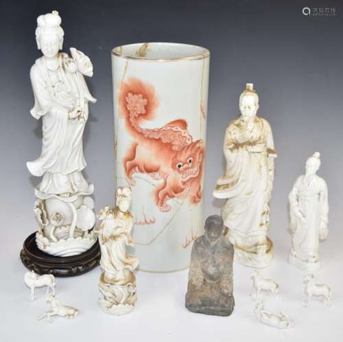 Chinese blanc de Chine figures, brush pot with Dog of Fo dec...