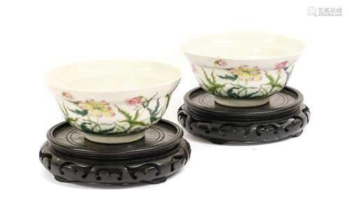 A Pair of Chinese Porcelain Bowls, Yongzheng reign mark but ...