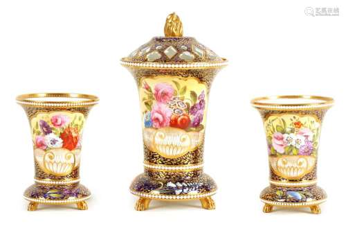 A GOOD EARLY 19TH CENTURY SPODE THREE PIECE GARNITURE SET OF...