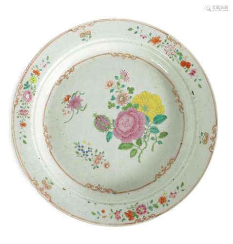 A GOOD 18TH CENTURY CHINESE FAMILLE ROSE SHALLOW DISH