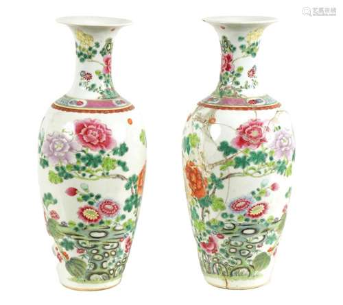 A PAIR OF 19TH CENTURY CHINESE FAMILLE ROSE PORCELAIN VASES