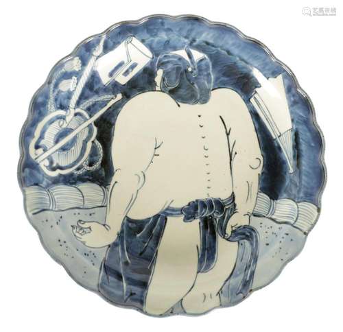 A RARE 18TH/19TH CENTURY BLUE AND WHITE JAPANESE CHARGER