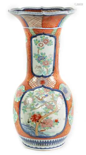 A JAPANESE MEIJI PERIOD IMARI VASE