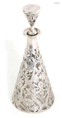 AN EARLY 20TH CENTURY SILVER OVERLAY SCENT BOTTLE