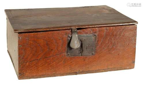 A LATE 17TH CENTURY OAK BIBLE BOX