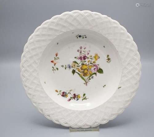 Früher Teller mit Frühlingsblumen / An early plate with Spri...