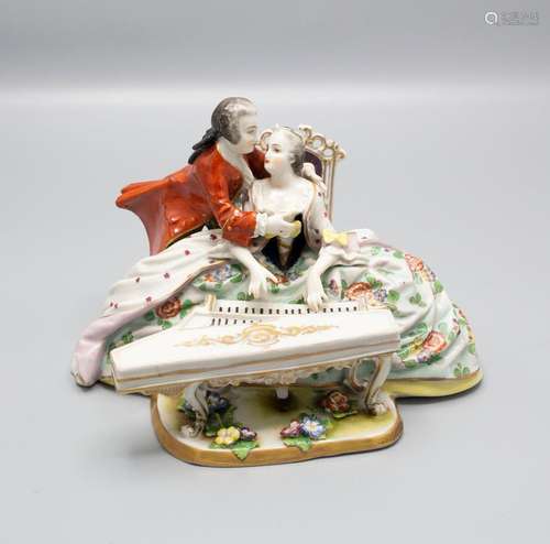 Figurengruppe 'Pianistin mit Kavalier' / A figural group 'Pi...