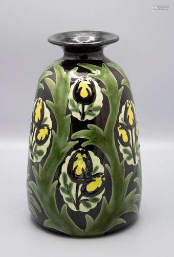 Jugendstilvase / An Art Nouveau vase, Max Lauger, Tonwerke K...