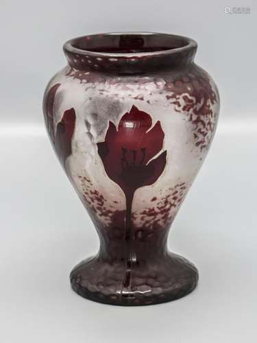 Jugendstil Vase mit Krokus / An Art Nouveau vase with crocus...