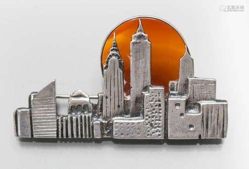 Brosche 'NYC Skyline' mit Sonne / A Sterling silver New York...