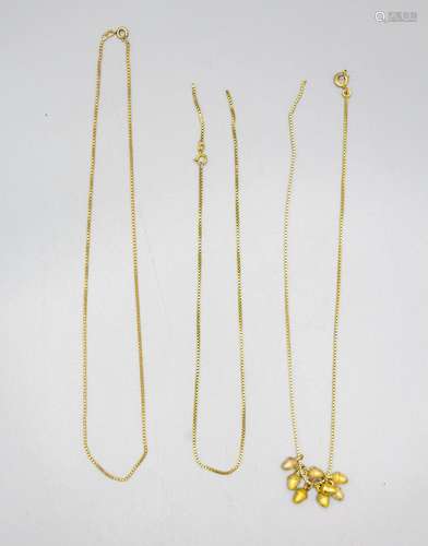 3 Goldketten / Three 8 ct gold necklaces