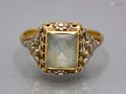 Damenring mit Aquamarin / A ladies 14 ct gold ring with an a...