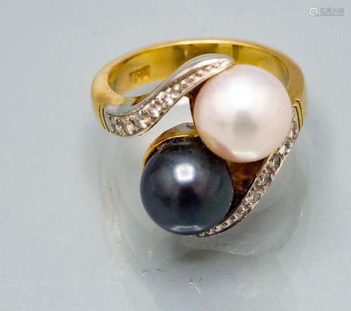 Damenring mit Perlen und Diamanten / A ladies 18 ct gold rin...