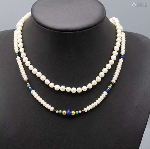 2 Perlenketten / Two pearl necklaces