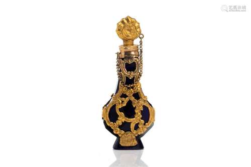 18th C GOLD MOUNTED COBALT GLASS SCENT BOTTLE