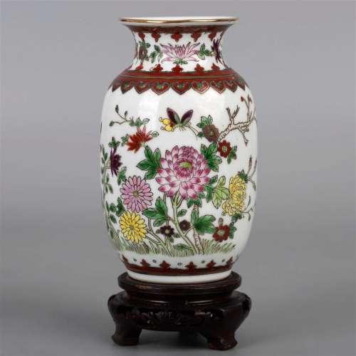 Qianlong Year model Famille rose flower Butterfly vase 20th ...