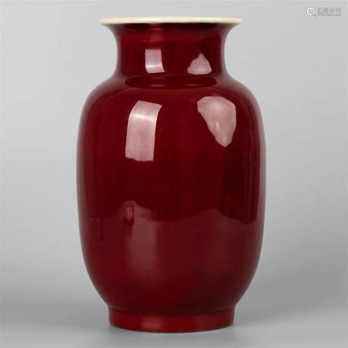 Sacrificial red vase, late QING dynasty