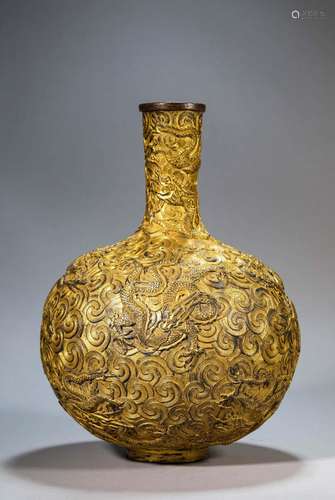 A GILT-BRONZE BRONZE 'DRAGON' BOTTLE VASE.MARK OF KANGXI