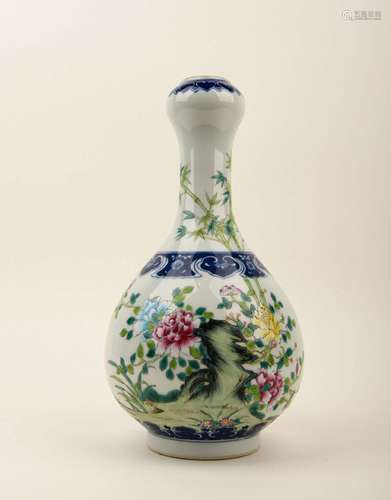 A FAMILLE-ROSE VASE.MARK OF QIANLONG