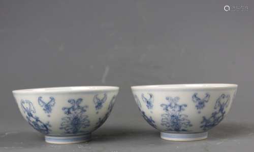 A PAIR OF BLUE AND WHITE BOWLS .MARK OF QIANLONG