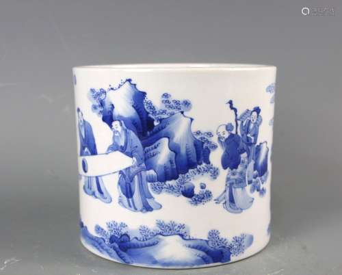 A BLUE AND WHITE BRUSHPOT .BITONG.QING DYNASTY