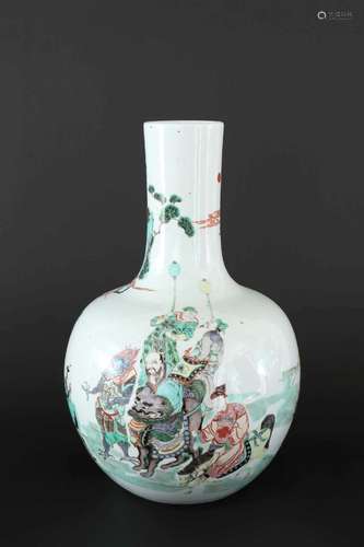 A WUCAI BOTTLE VASE