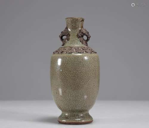 CHINA QING PERIOD CRACKLE MONOCHROME VASE