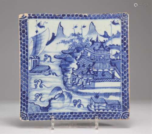 EIGHTEENTH QIANLONG BLUE WHITE PORCELAIN PLATE