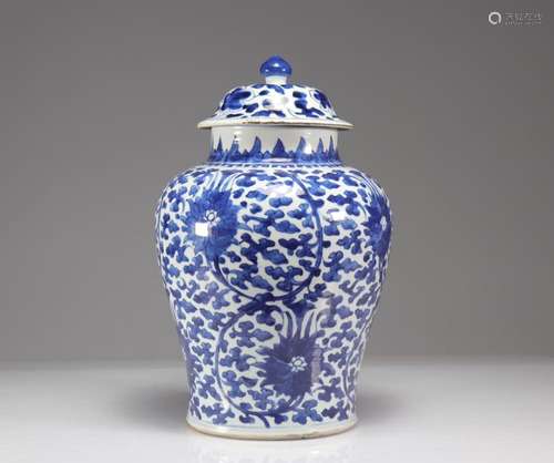 KANGXI BLUE WHITE COVERED POT