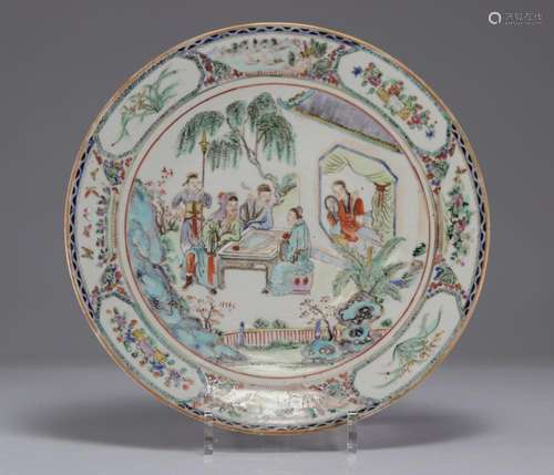 LARGE 18TH CENTURY QIANLONG PERIOD PORCELAIN DISH