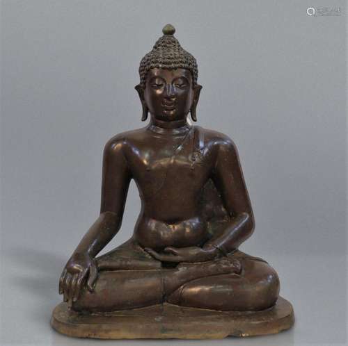 LARGE SHAKYAMUNI BUDDHA IN BRONZE WITH BROWN AND GREEN PATIN...