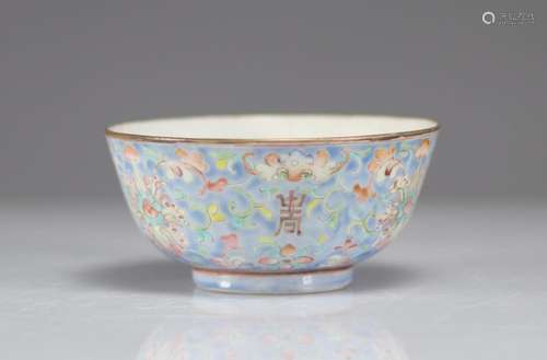 PORCELAIN BOWL FAMILLE ROSE BLUE BACKGROUND DECORATED WITH F...