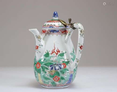 KANGXI PERIOD FAMILLE VERTE PORCELAIN CHOCOLATIER