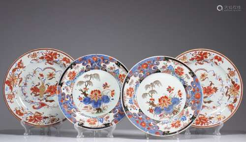 LOT (4) 18TH CENTURY FAMILLE ROSE PORCELAIN PLATES