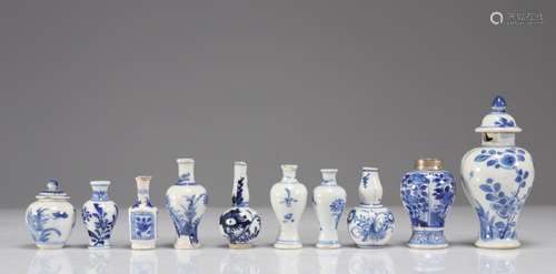 LOT OF 17TH/18TH CENTURY BLUE WHITE PORCELAIN VASES