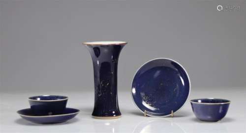 XVIIITH CENTURY BLUE POWDERED CHINESE PORCELAIN BOWLS AND VA...