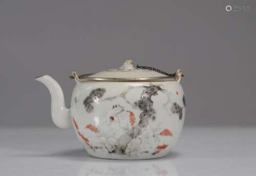CHINESE PORCELAIN TEAPOT DECORATED WITH ARTIST SIGNATURE CRA...
