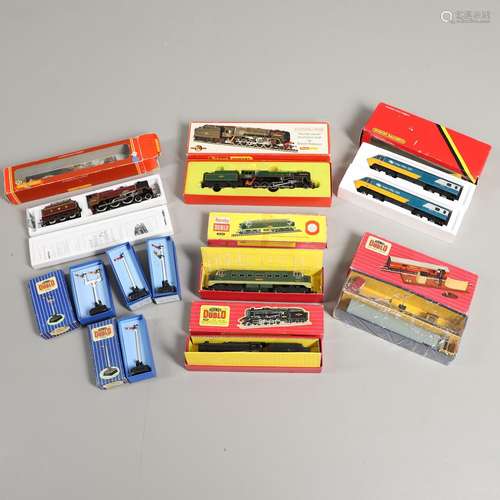 HORNBY DUBLO BOXED LOCOMOTIVE & OTHER ITEMS.