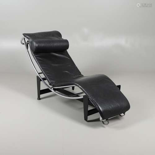 AFTER LE CORBUSIER A DESIGNER LEATHER & CHROME RECLINING...