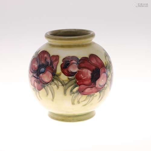 ANTIQUE MOORCROFT ANEMONE VASE.