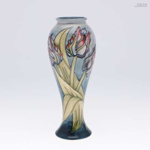 MOORCROFT COLLECTORS CLUB VASE - TULIP.