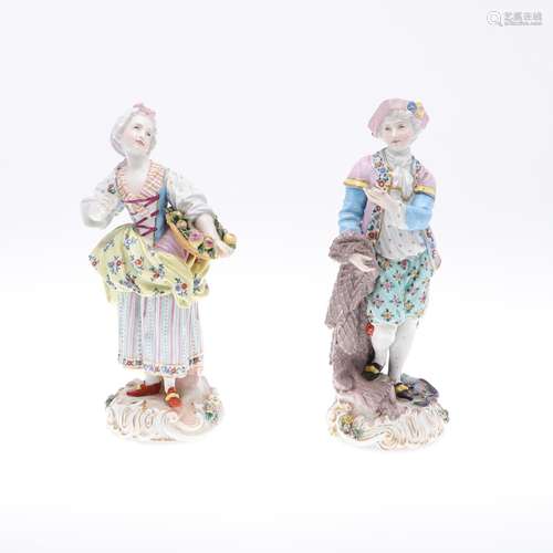 A PAIR OF MEISSEN PORCELAIN FIGURES OF A LADY AND GENTLEMAN.