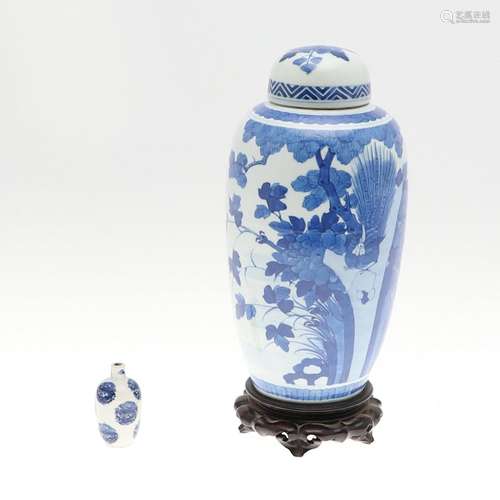 19THC CHINESE BLUE & WHITE LIDDED JAR, & A MINIATURE...